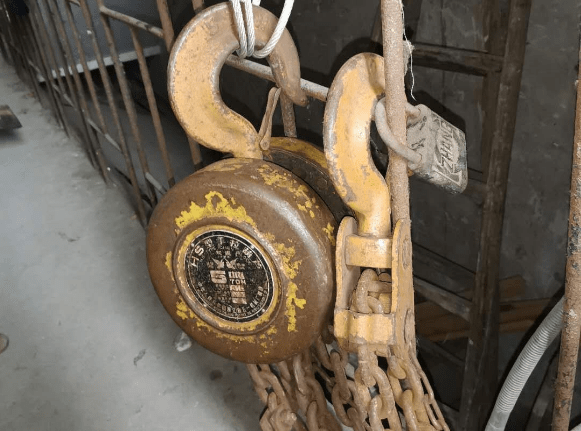 报废手拉葫芦标识放置,消除误拿顾虑