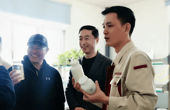 姜云龙董事长_进行_交流_广州