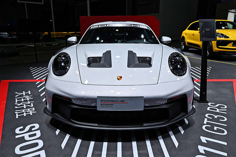 ʱ911 GT3 RSʵ״ι ۼΪ300.9992Ԫ