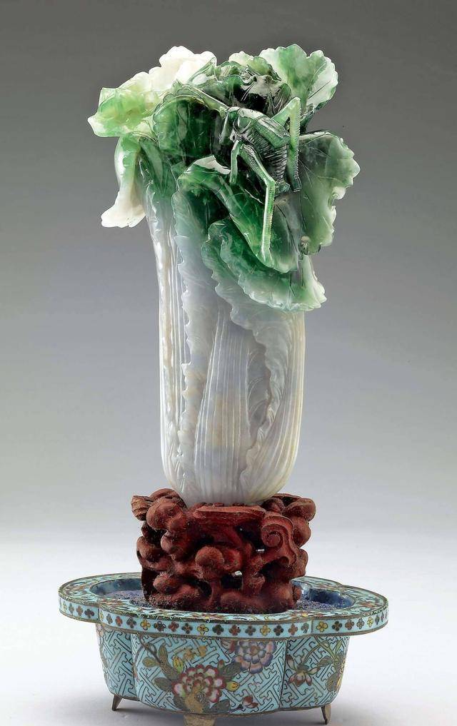 2003年,台北故宫的翠玉白菜首次出展,上面的虫虫须竟断了_蝈蝈_文物