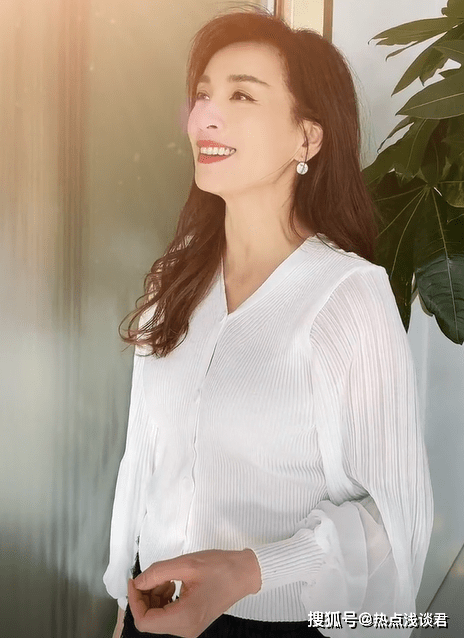 张庭人生发生的巨大转折,难道就凭着她的美貌吗?_演技_到达_大房子