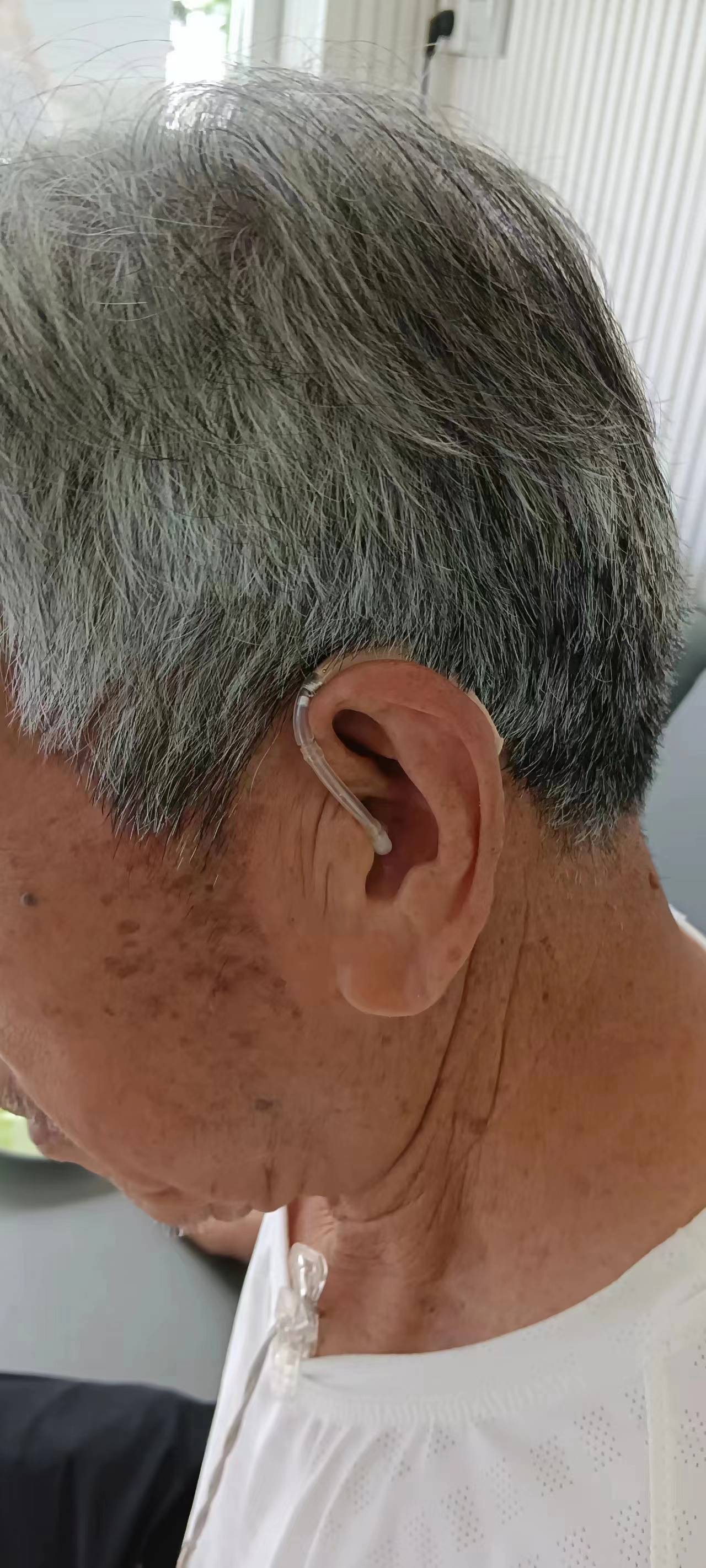 峰力耳背式助听器 老年人的小耳朵_保养_大爷_声音