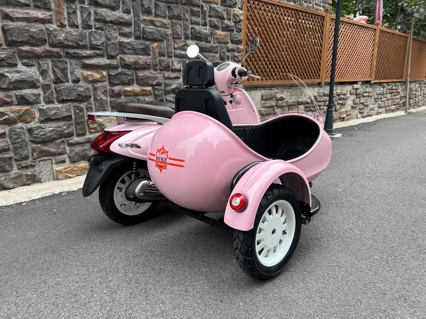 速刻vespa复古挎子侉子边三轮实车谍照曝光_搜狐汽车_搜狐网