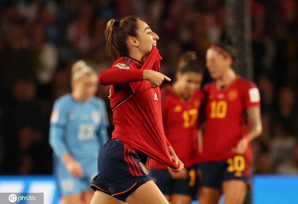 新王诞生！西班牙女足1-0英格兰 首次拿下世界杯冠军