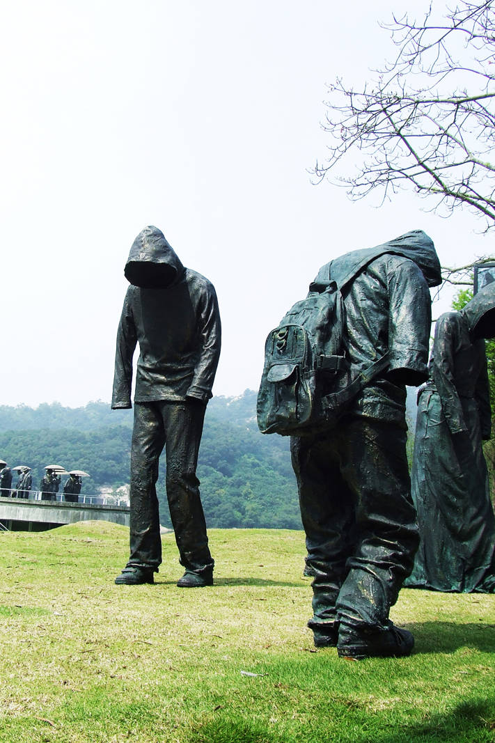 城市水泥森林里的"躯壳人"_世界_灵魂_雕塑