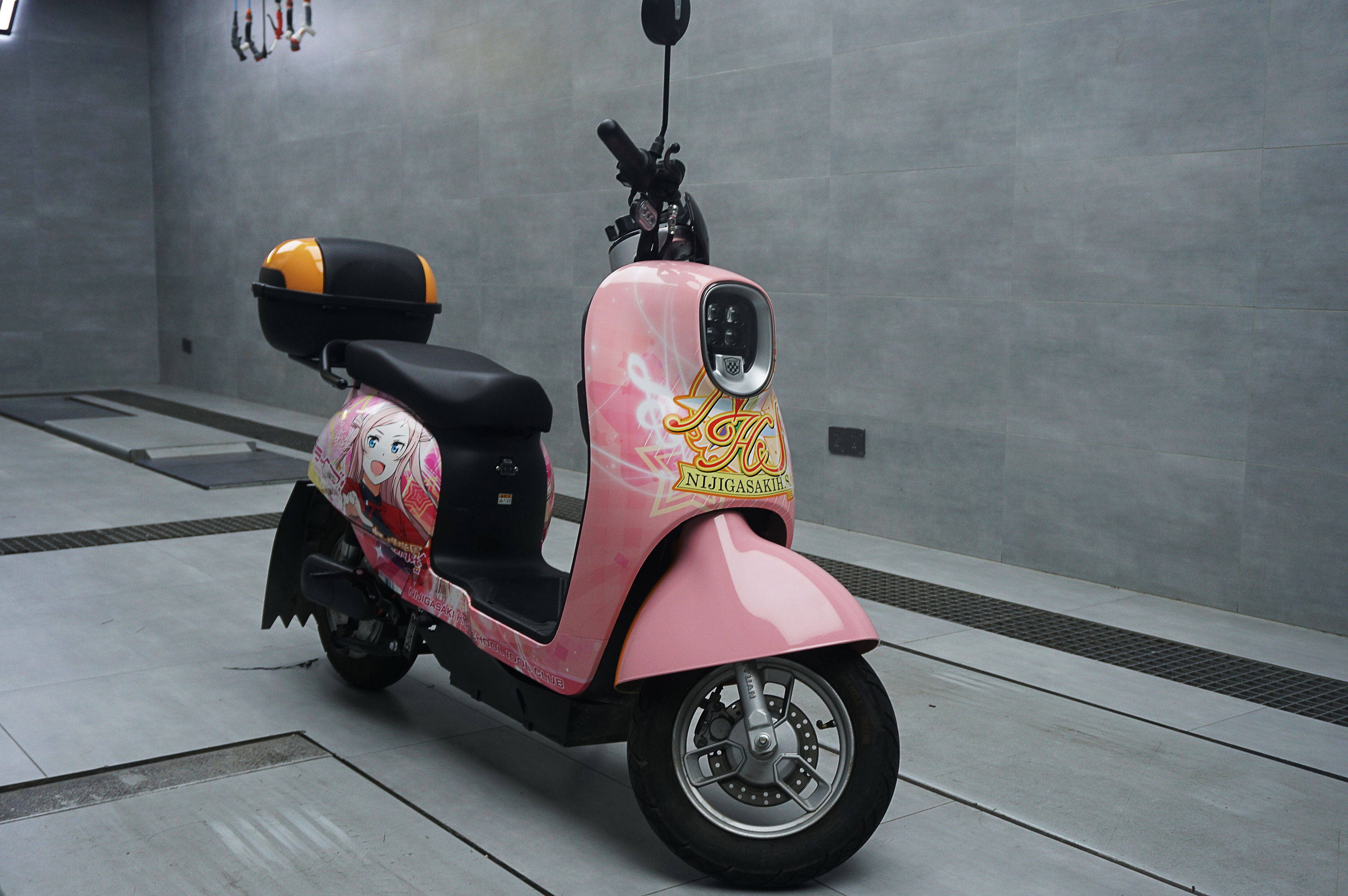 长沙汽车贴膜 长沙实体贴膜店 摩托车贴膜 电动力贴膜 定制彩绘 长沙