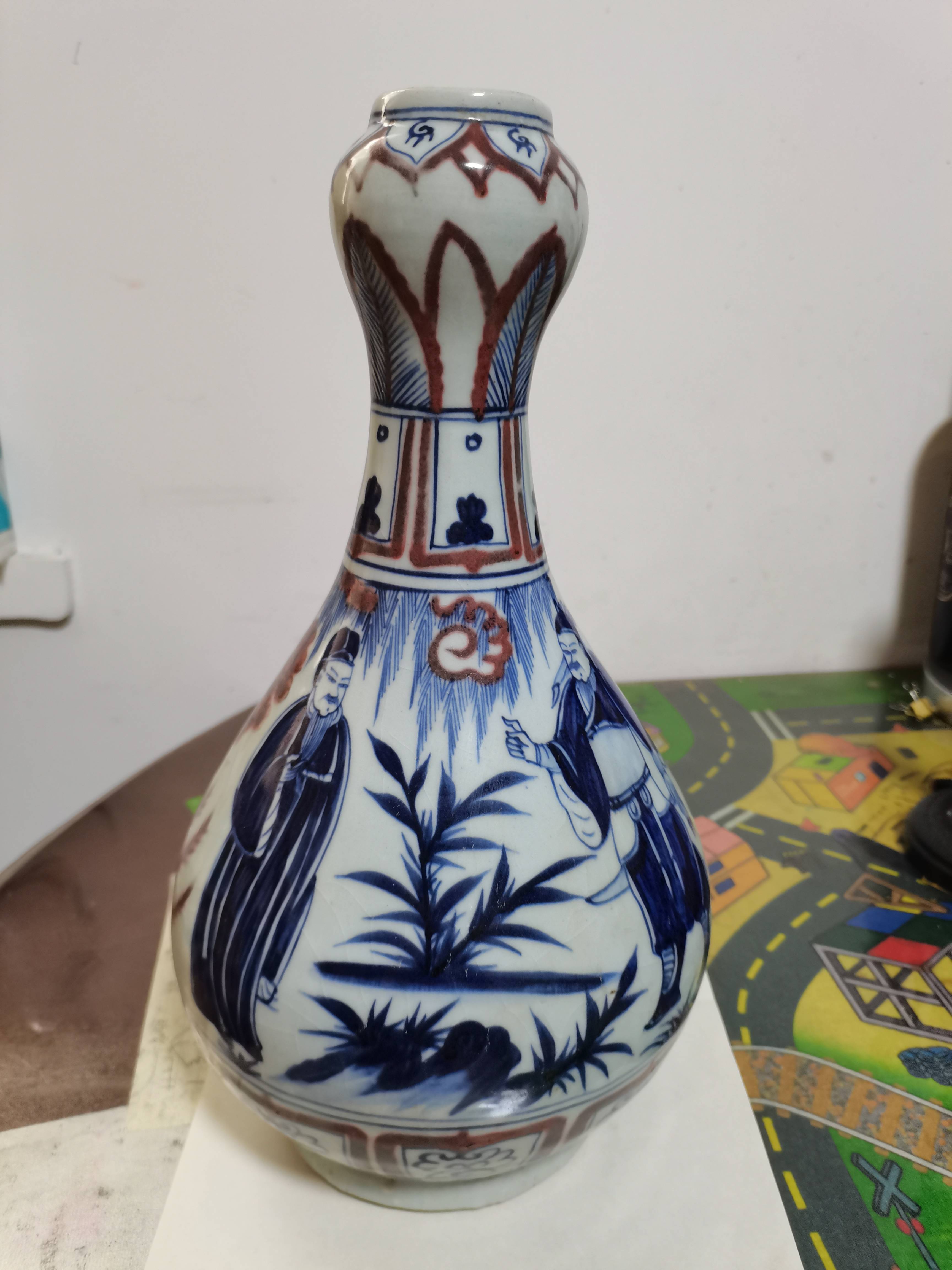 元青花釉里红蒜头瓶_颈部_蓝白红_效果