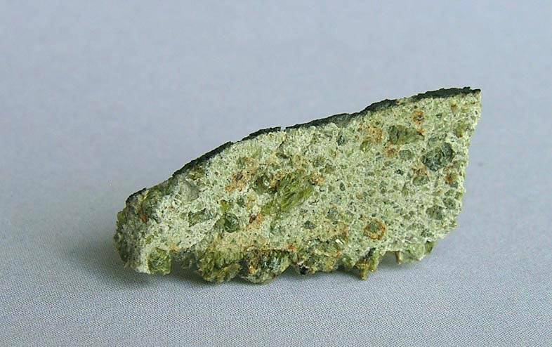 陨石上的绿色一定是橄榄石吗