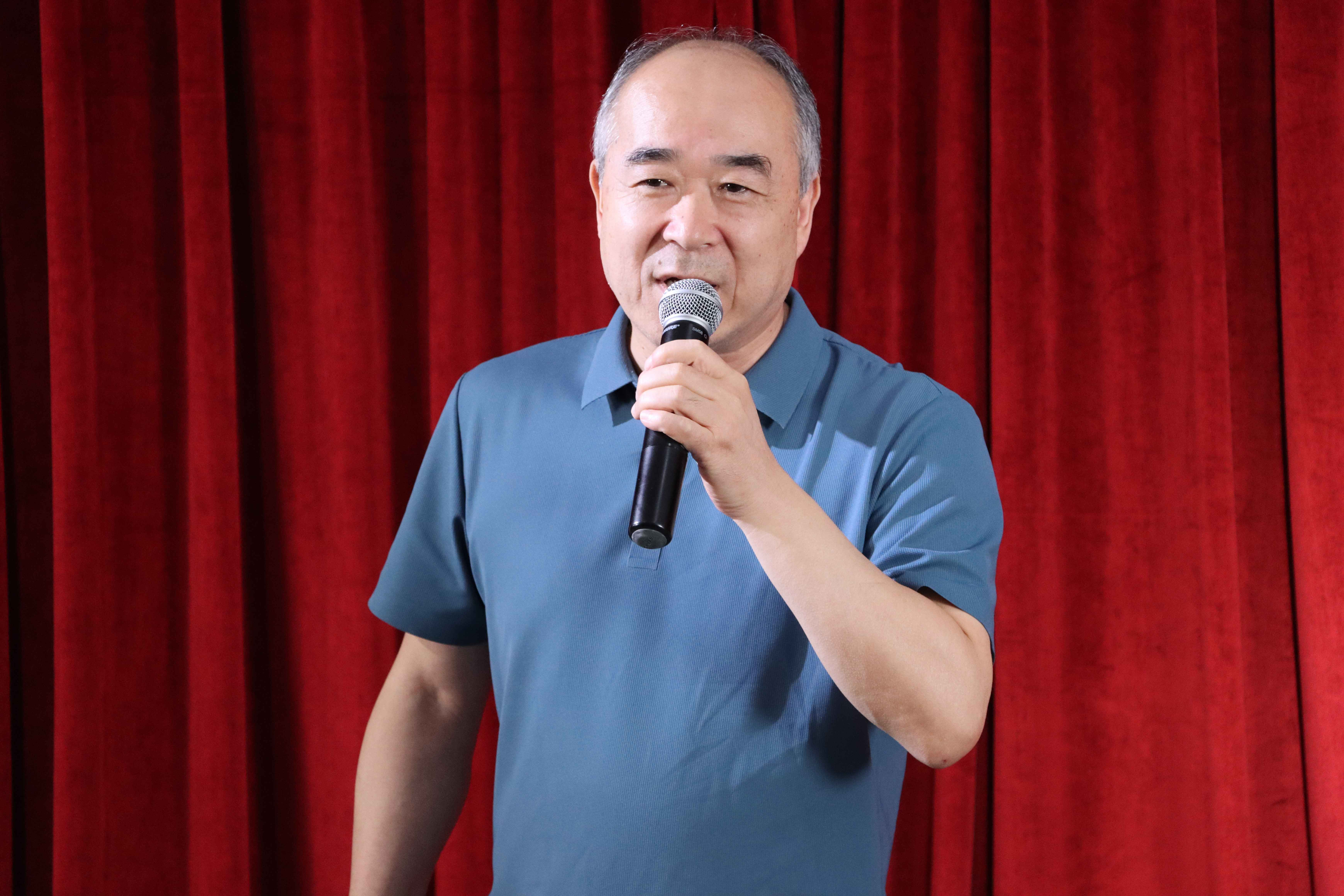 戴潍娜等二十余位嘉宾,诗人参加了其后举行的"我看见过爱情那永恒的