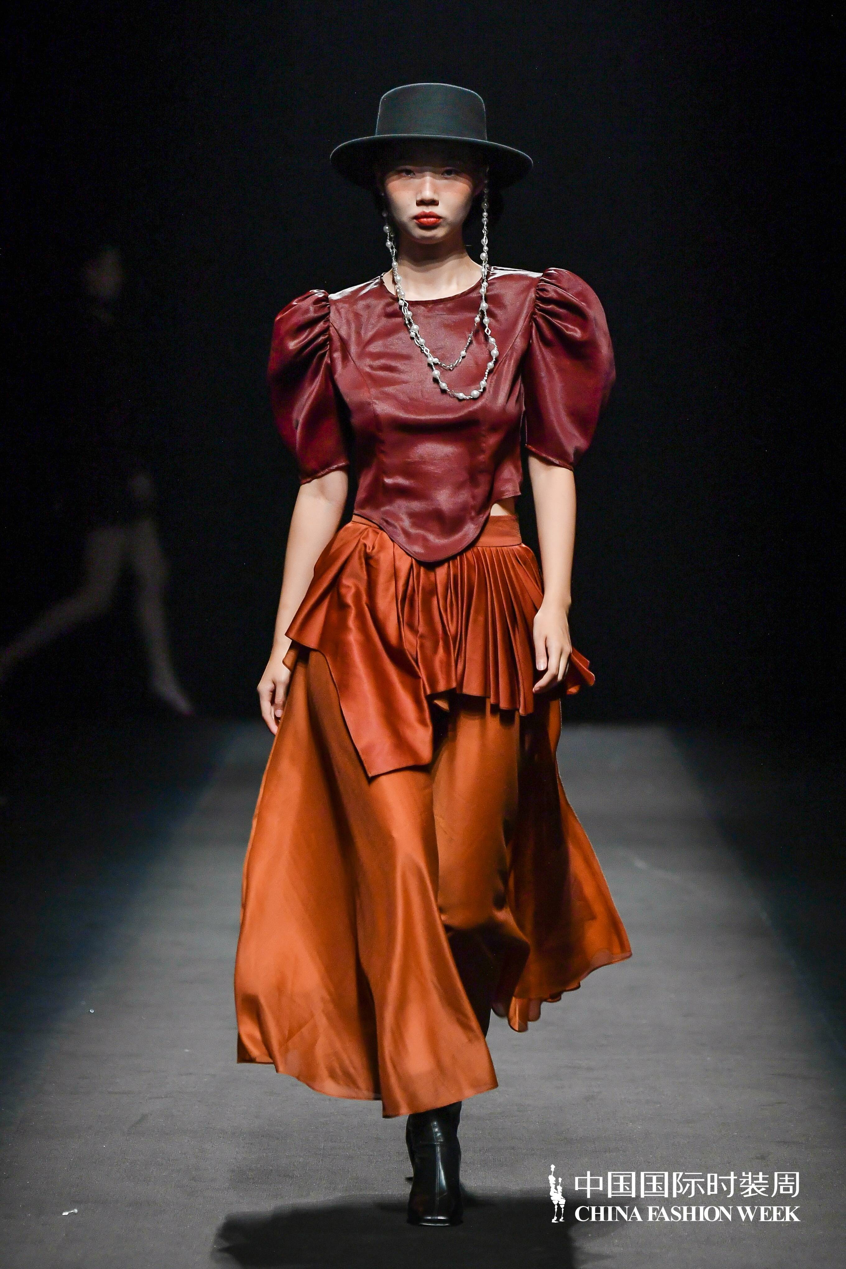 南沙榄核香云纱:为非遗注入新生命_中国_榄核镇_传统