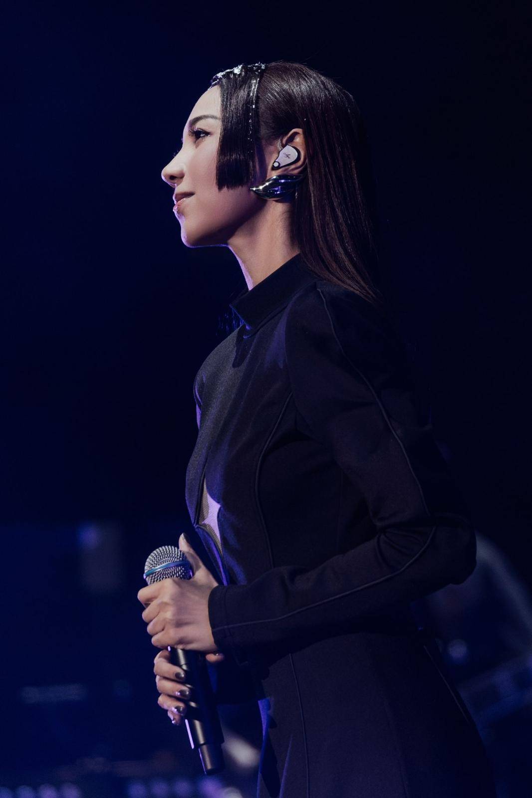 aga江海迦佛山演唱会落幕 首次挑战高难度流动升降台_wall_场馆_观众