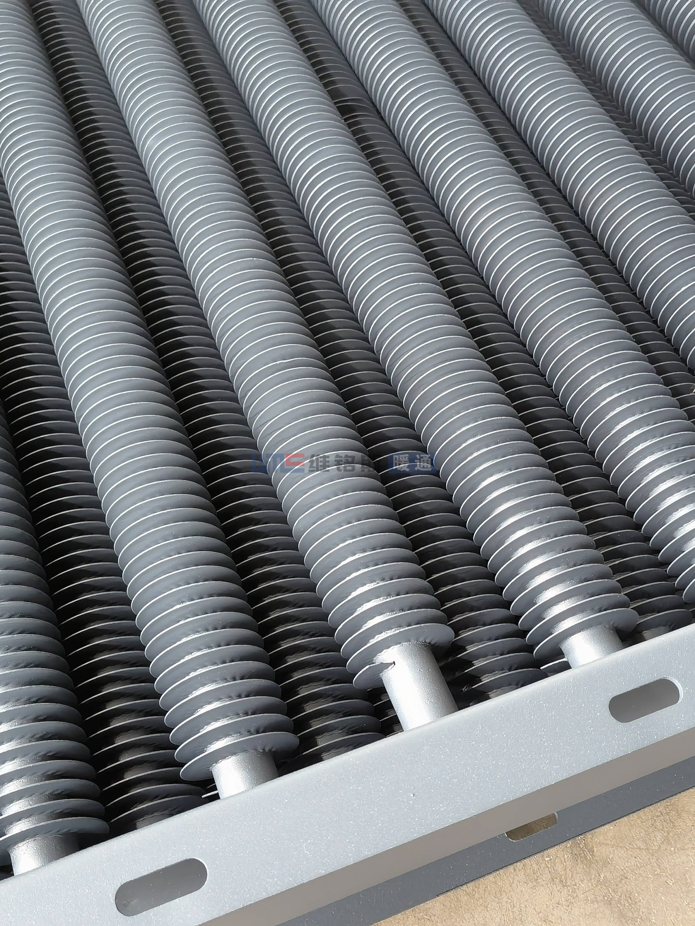 翅片管散热器_性能_采暖_使其