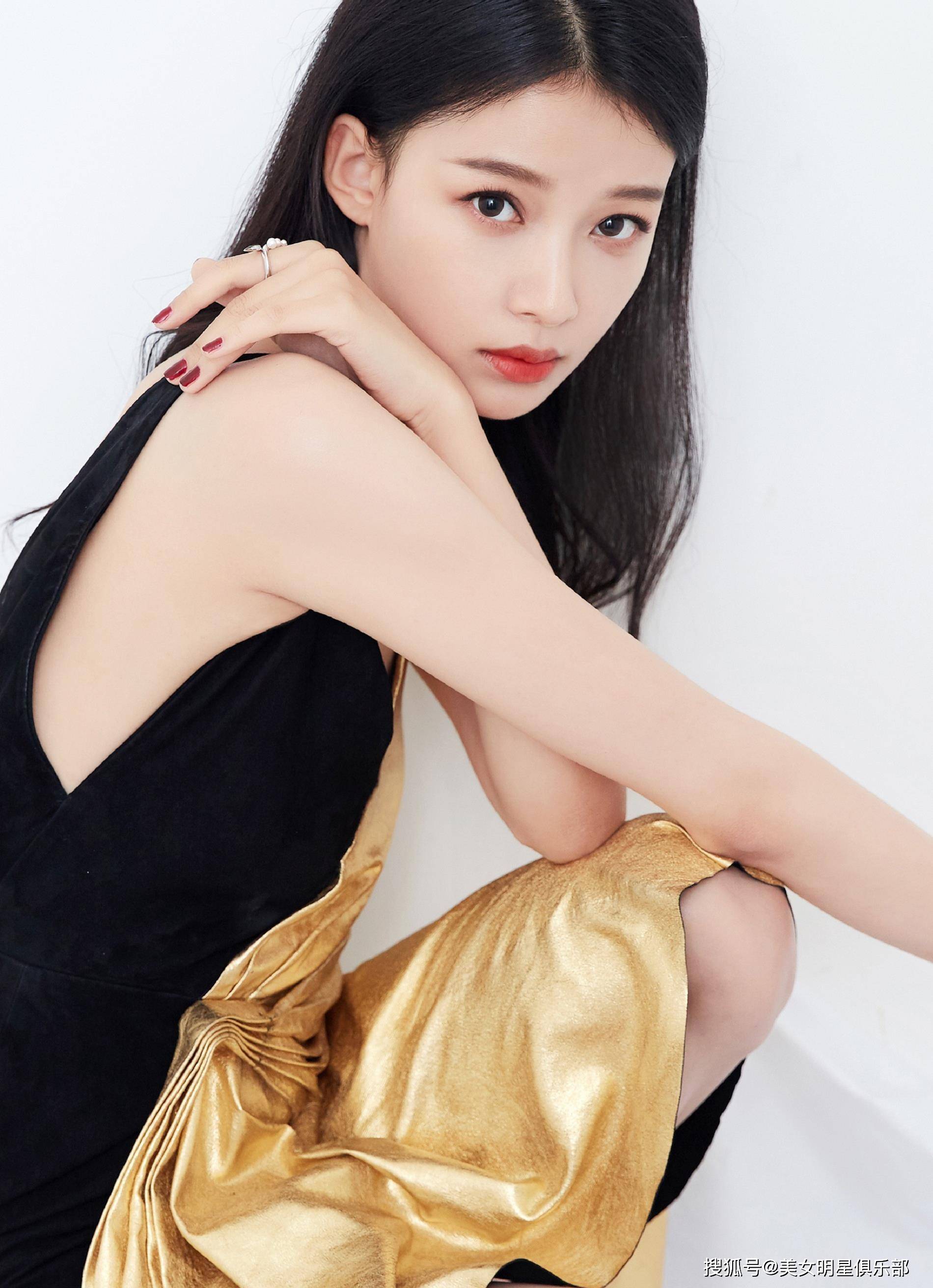 40岁孙怡,身材饱满叫人美得窒息!_演技_观众_影坛