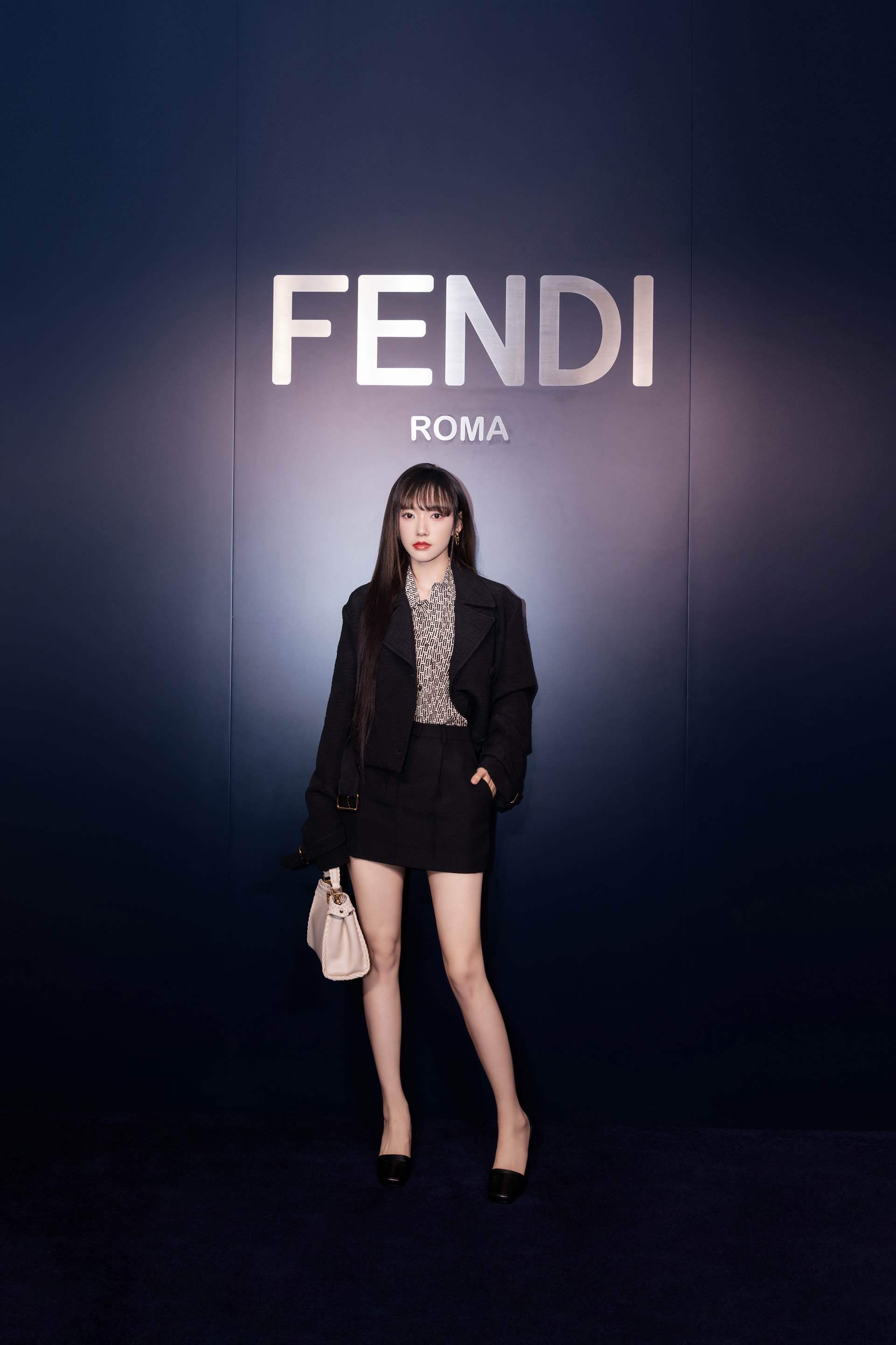 搜狐娱乐讯(胡图图/文)10月25日,许光汉,程潇亮相成都出席某品牌活动.