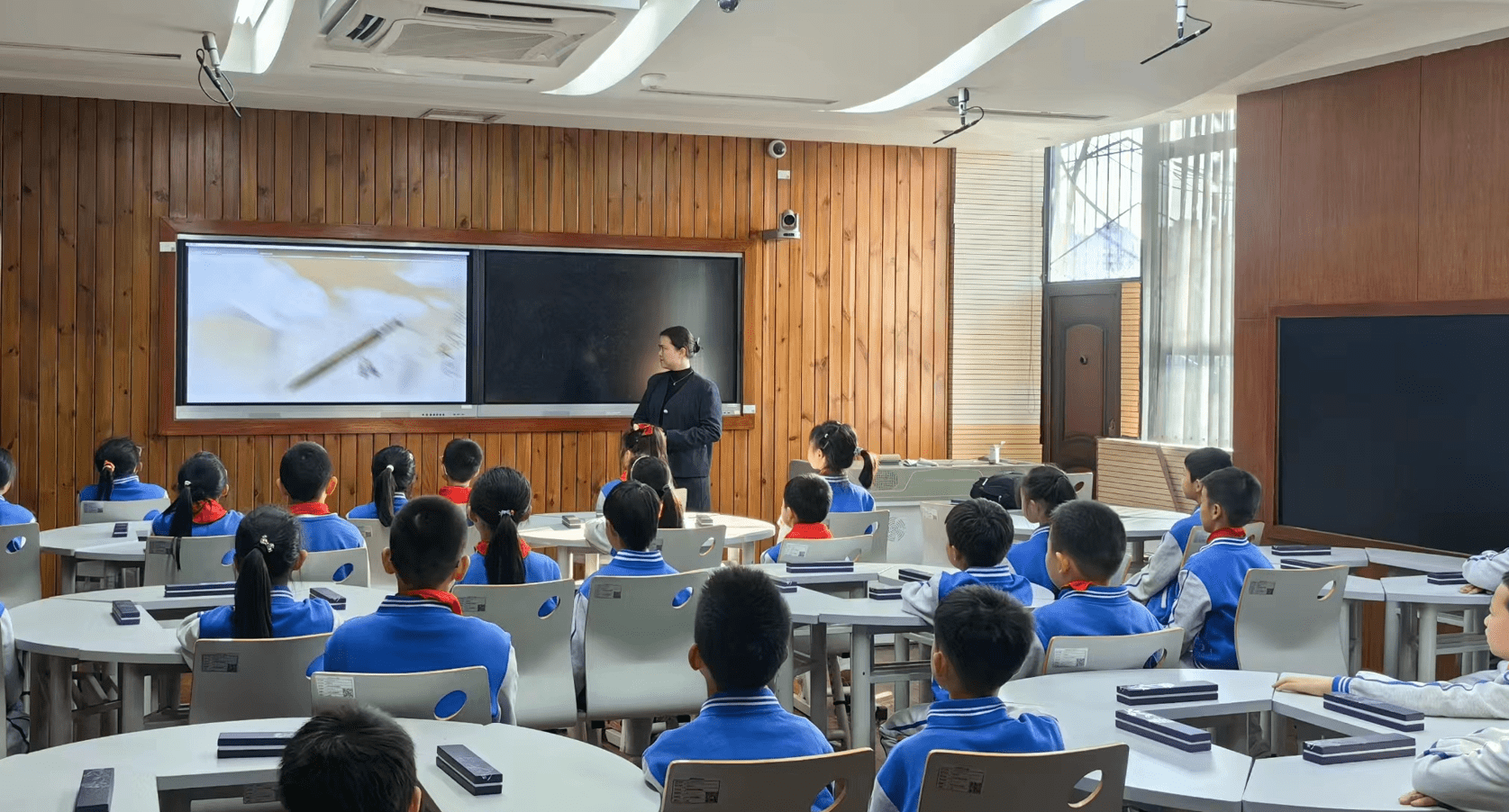 与古人同乐——成都市成华小学开展非遗首饰实践课_文化_传统_历史