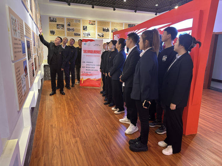 “走进红色教育基地 感悟使命担当”参观辉南县红色教育基地学习活动