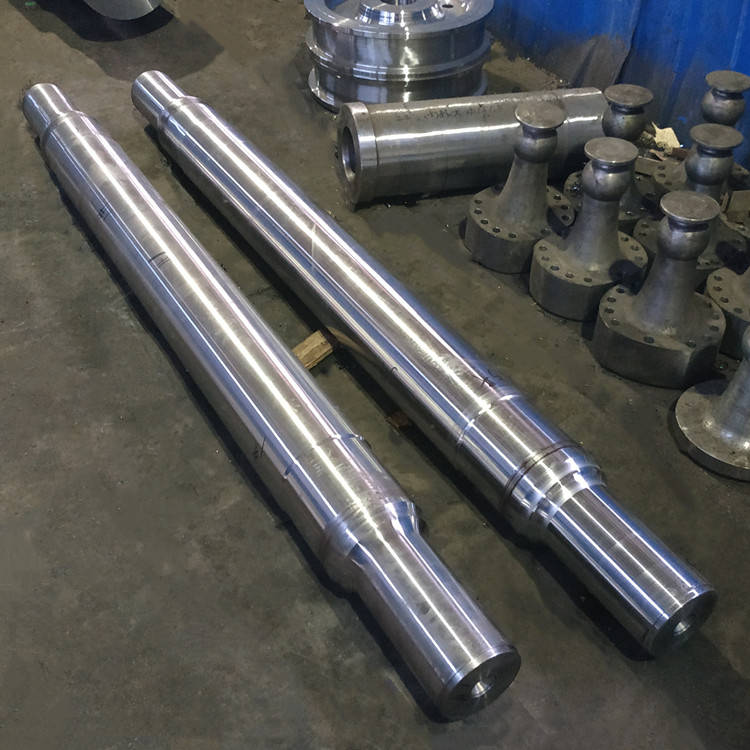 锻造厂生产热轧辊和冷轧辊两种.