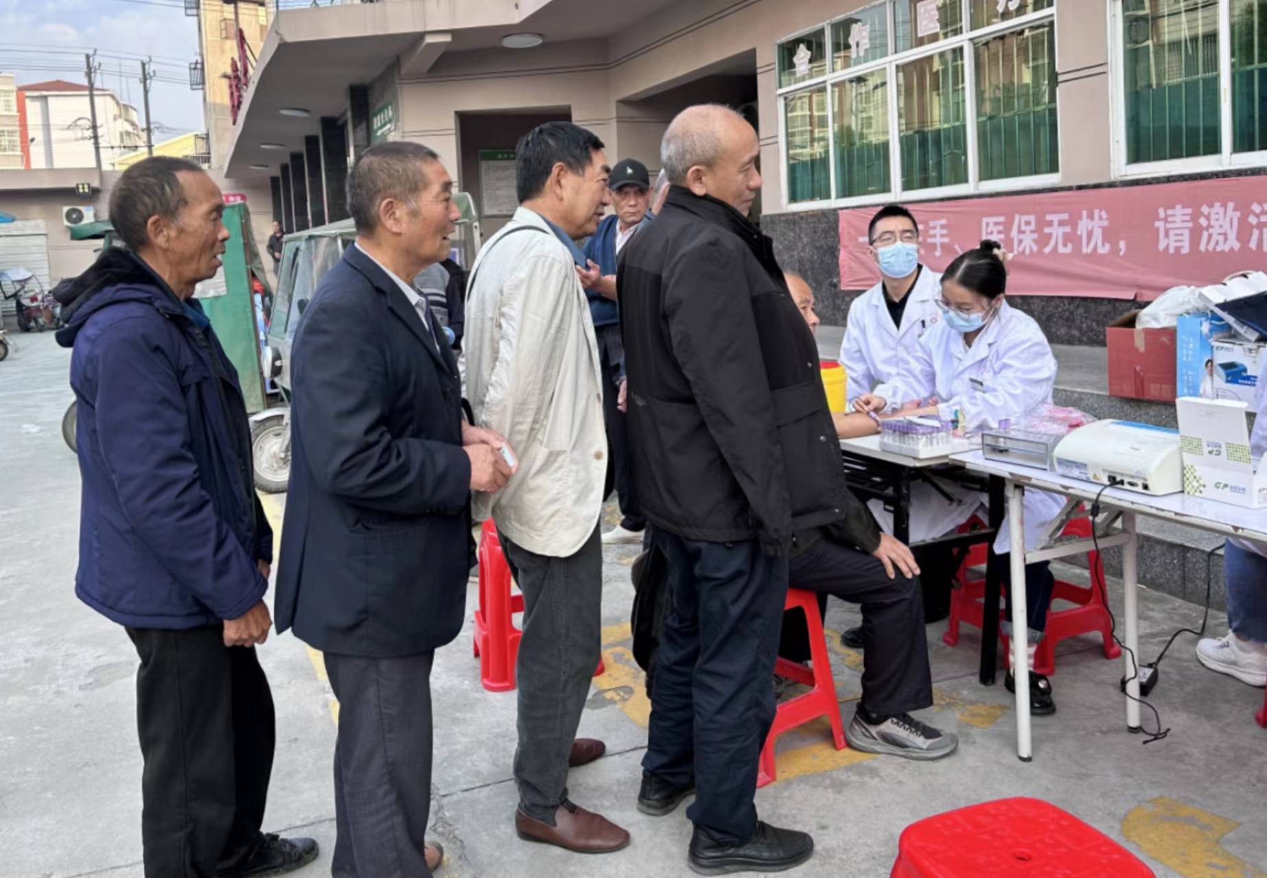 潜江市浩口镇卫生院开展"服务百姓健康行动"大型义诊活动_居民_群众