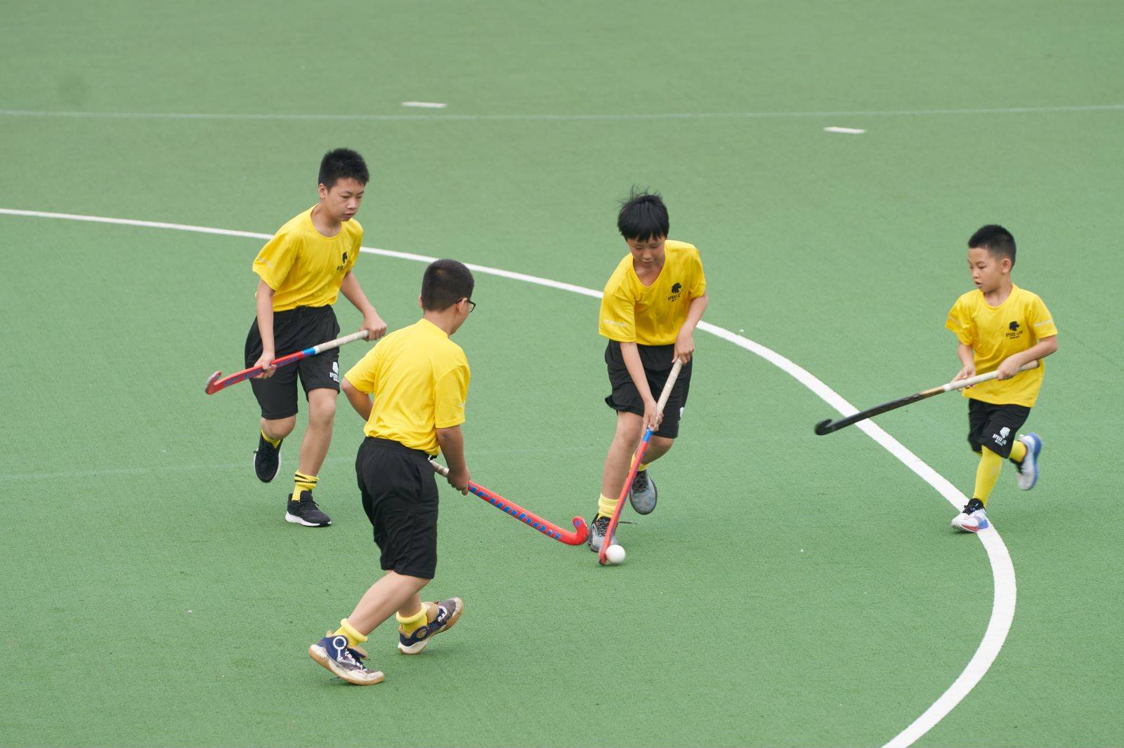 幼儿园软式曲棍球游戏玩法,除高尔夫活动外更适合10岁少年的热血活动