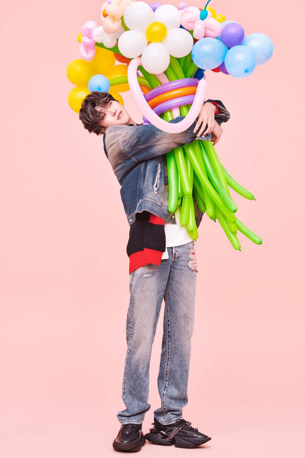 蔡徐坤原创单曲《hug me》打破圈层 横扫各大音乐榜单_平台_歌曲_年度