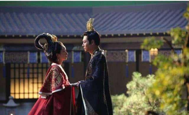 皇后带人将其杖毙,杨坚大怒后道歉:是我的错_独孤伽罗_女人_皇帝