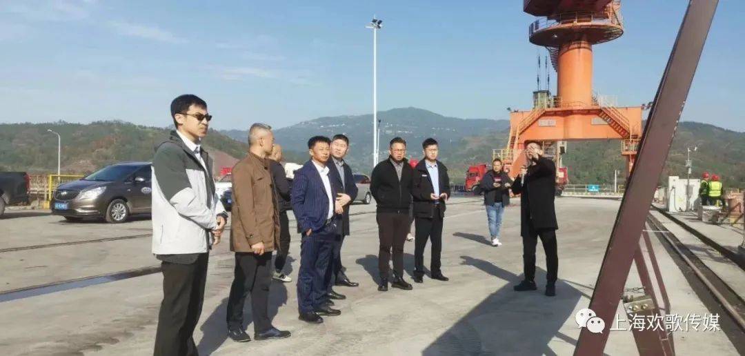 开州在沪服务中心返乡开展慈善公益系列活动_教育_上海_人员