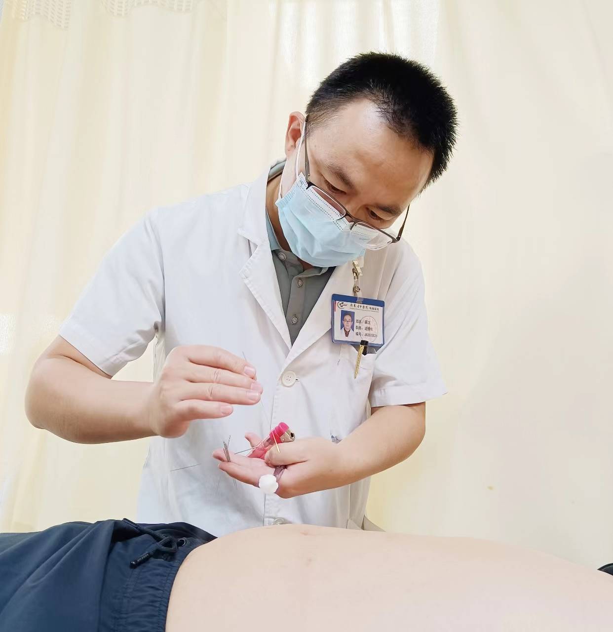 【道〡术】名医粟龙:小火针,大用途,善治抑郁有奇功_患者_治疗_标准