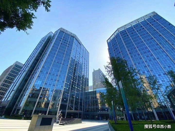 西安旭辉中心旭辉中心北邻凤城八路,紧靠市政府与城市运动公园,南临