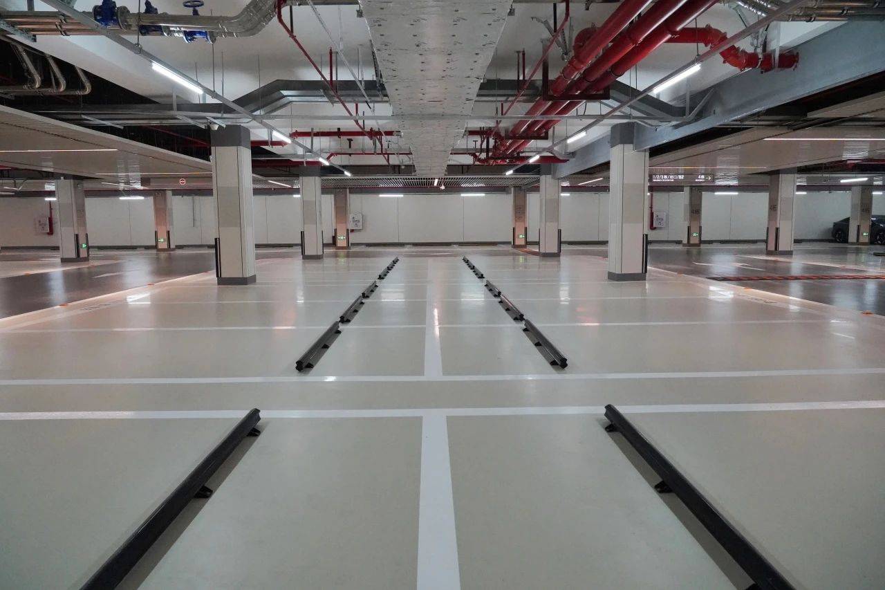 售价1200万 的楼盘,地下车库是这样的?_蛇口_地坪_招商