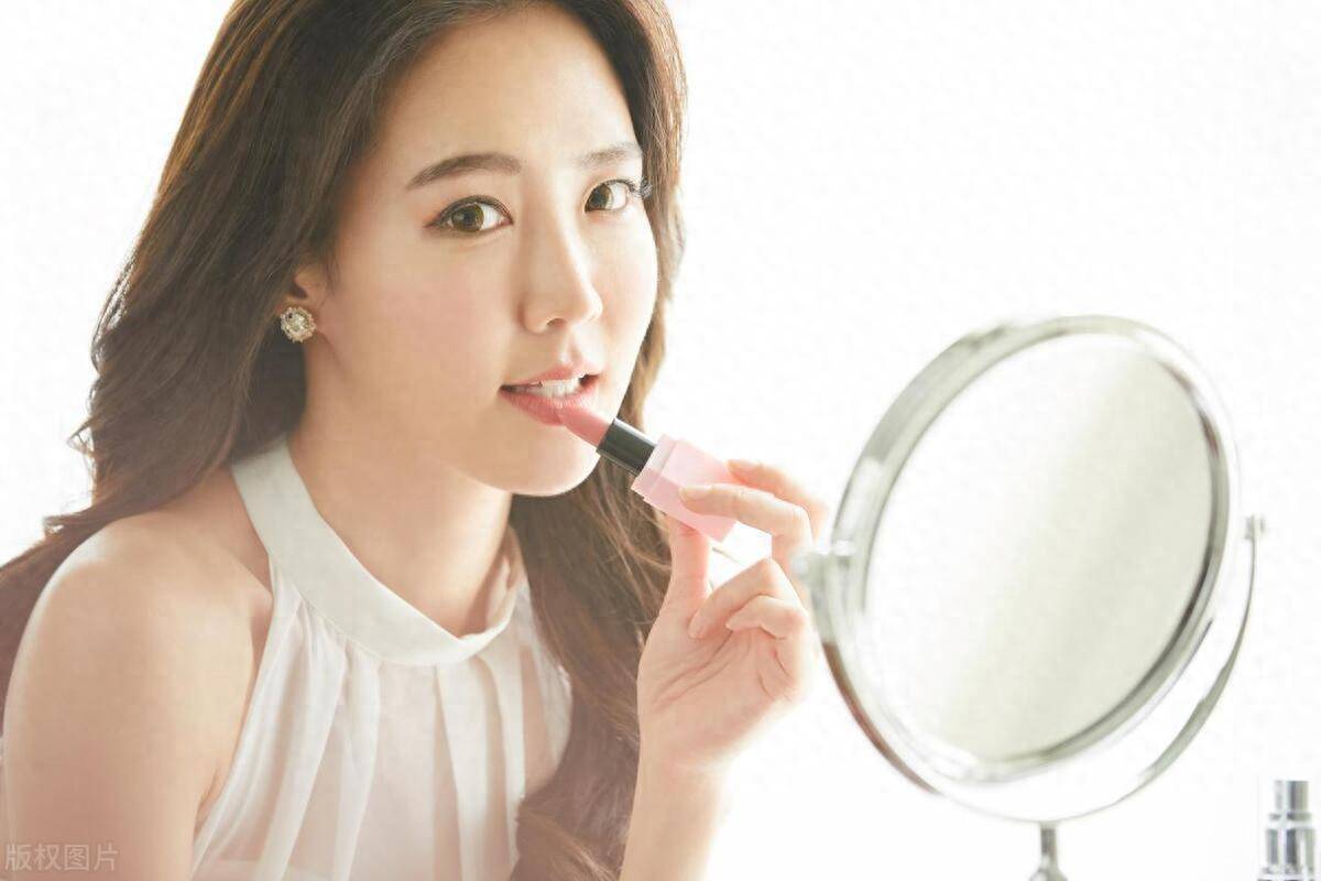 西安欧曼谛美业学校资深老师告诉你:顶级化妆师有多厉害_创造力_需求