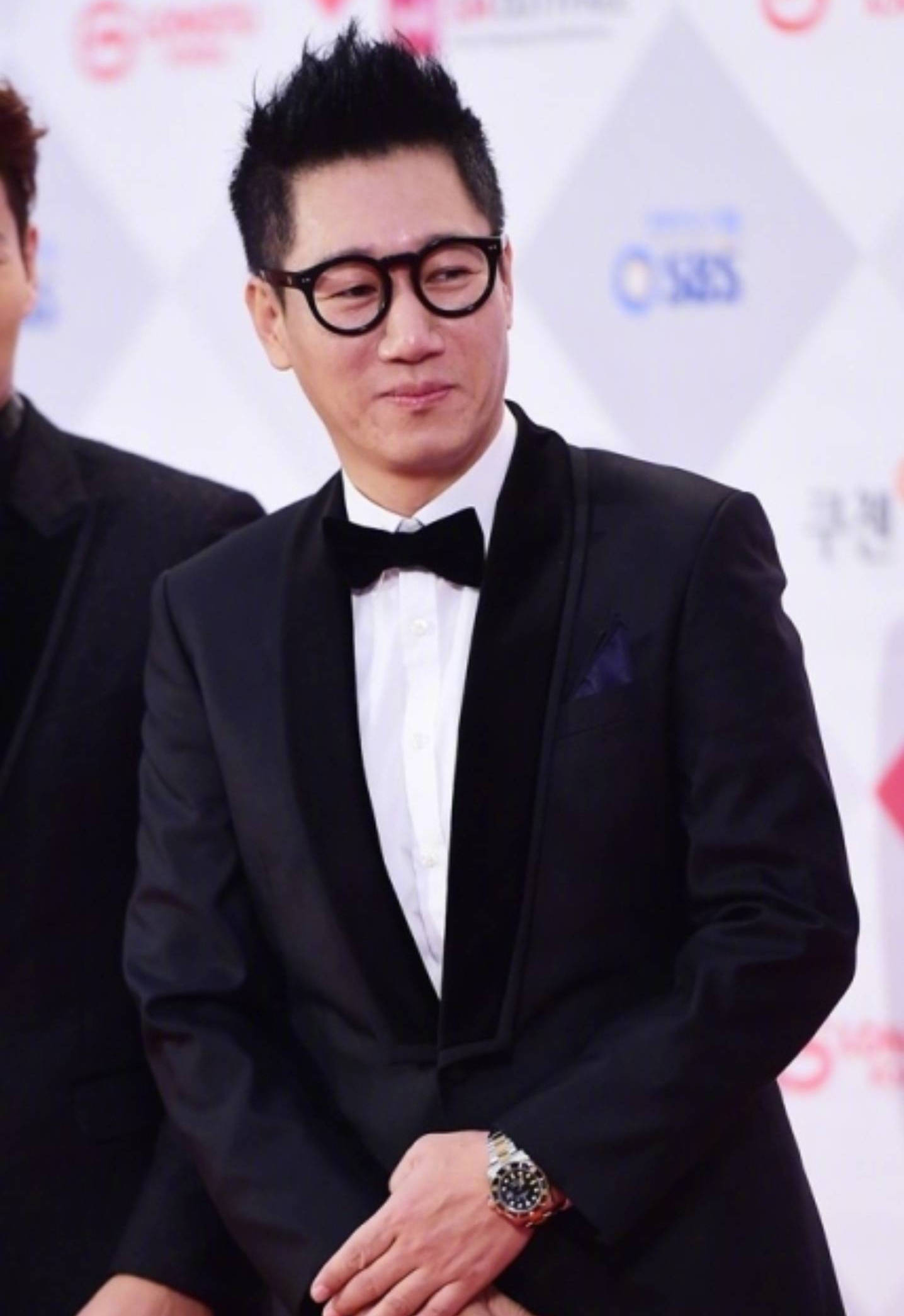 搜狐娱乐讯 12月18日,据韩媒报道,池石镇决定暂时退出《running man》