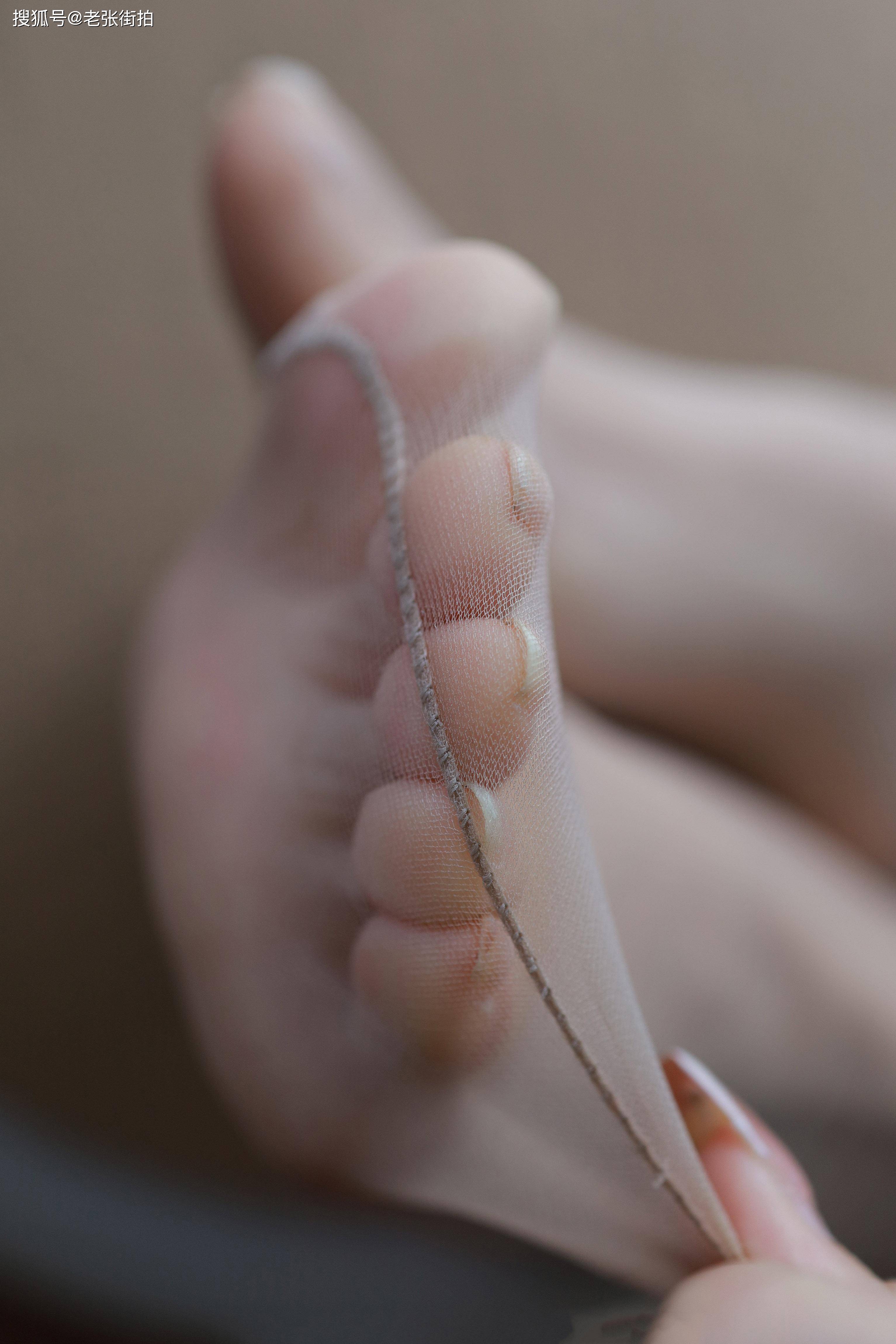 红色诱惑,性感尽显——我的包臀裙丝袜高跟鞋穿搭分享_魅力_裙子_肉色