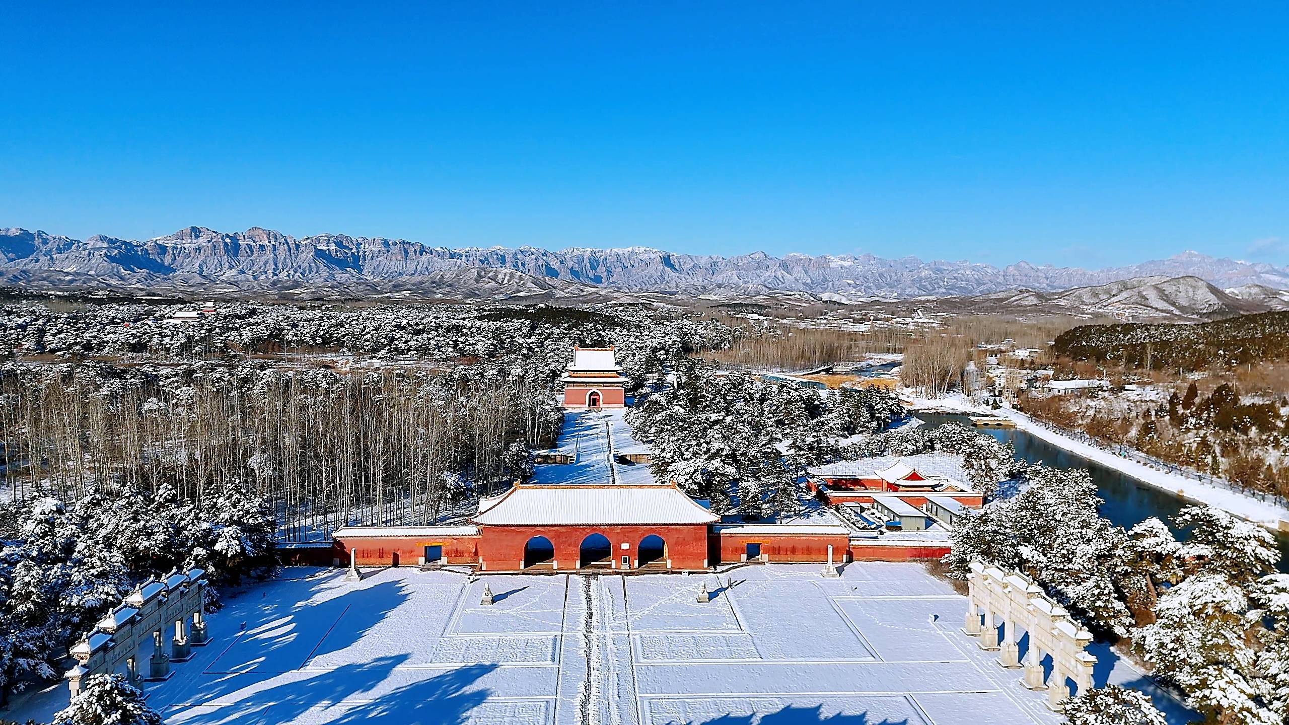 穿越时空的守护:易县清西陵大红门