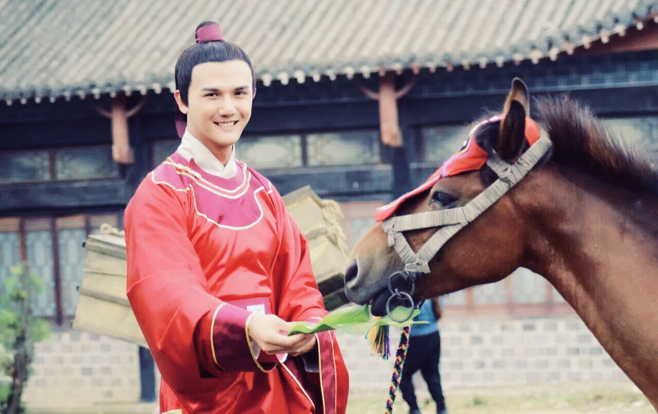 电视剧《南诏王》开播 程韦然领衔演绎彝族史诗传奇