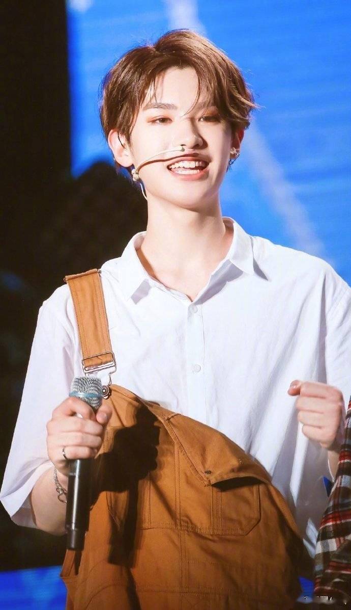 细数justin背带裤进化史 原来这就叫做长大啊!