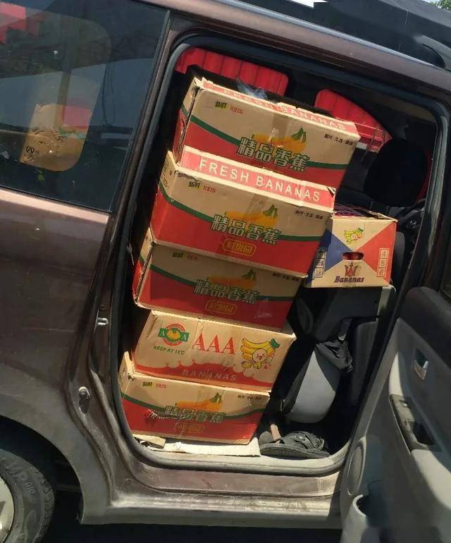 客货混装隐患多,你把安全放哪了?_面包车