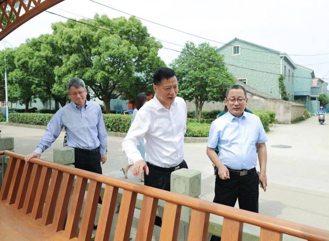 梁群坚持问题导向狠抓工作落实真正让文明创建的成果惠及群众