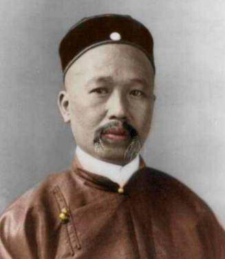 撰写文章,提出不能在中国设立议院的观点,如麦孟华的《论中国宜尊君权