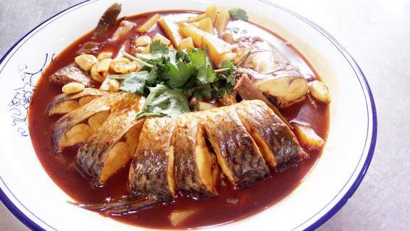 美味佳肴让你爱不释口厚子粉皮烧土豆赶紧学起来吧