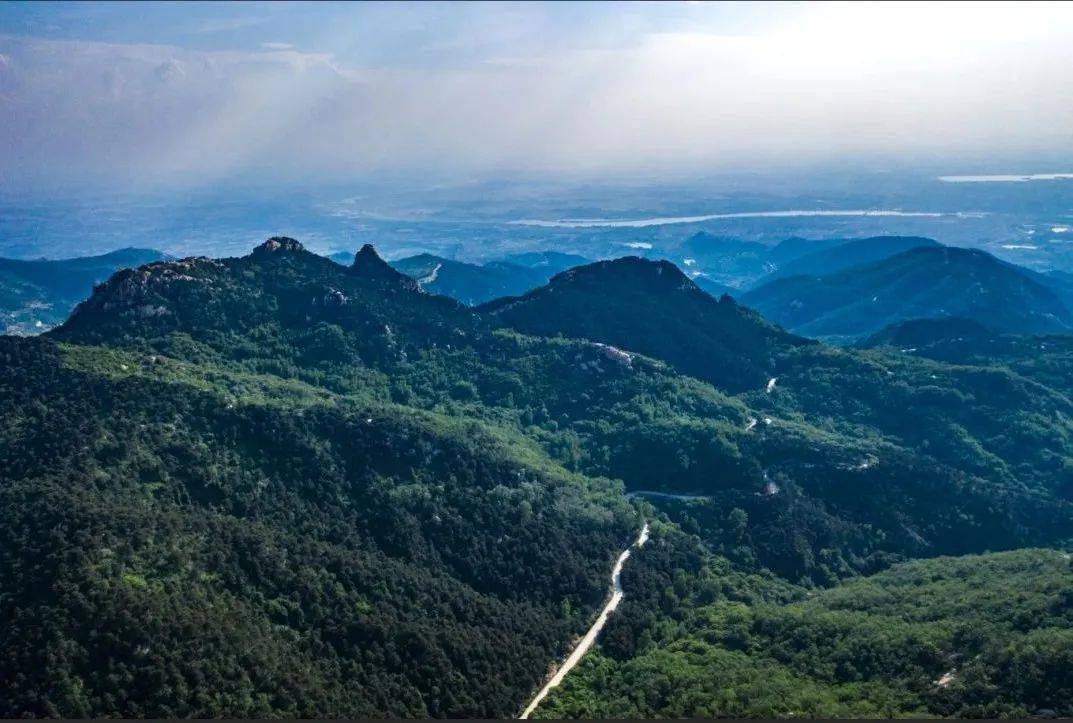 今天,让我们走进历史悠久,风景如画的徂徕山,一起感受这里不同寻常的"