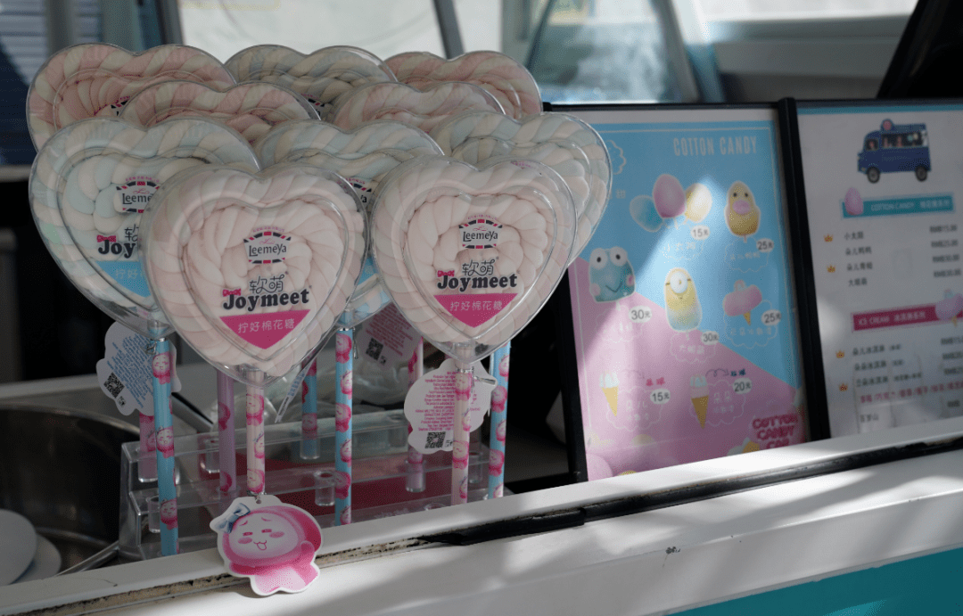 小蜜蜂环游"海滩"坐着小火车穿越童年的记忆在这里嗨一整天也不够冰雪