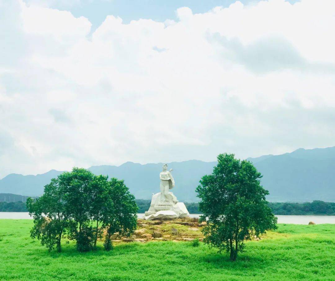 盘点英德地标 | 你觉得下面哪一个地方最能代表英德呢?_滨江公园