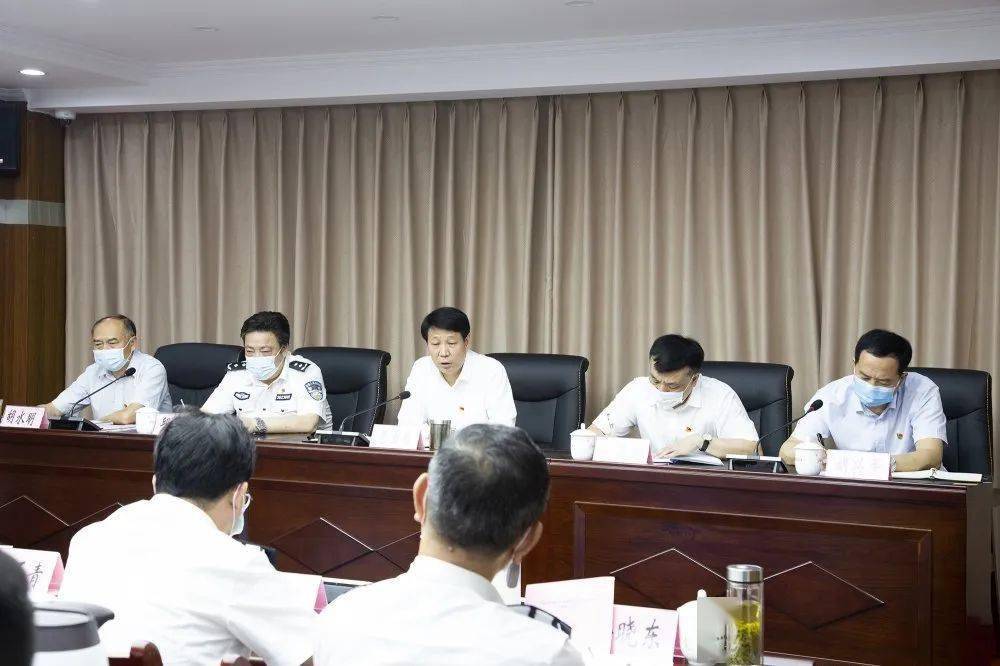 书记,局长刘品韬,党组成员,副厅长兼戒毒局党委书记,局长邱荣飞出席