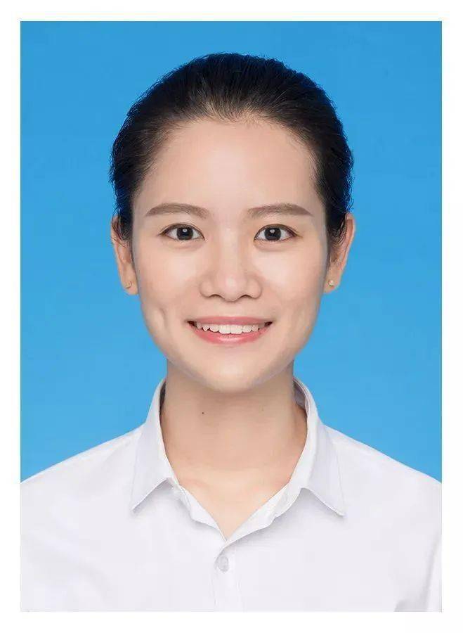 上传本人正脸照,脸部五官不得有遮挡,建议大家使用证件照上传
