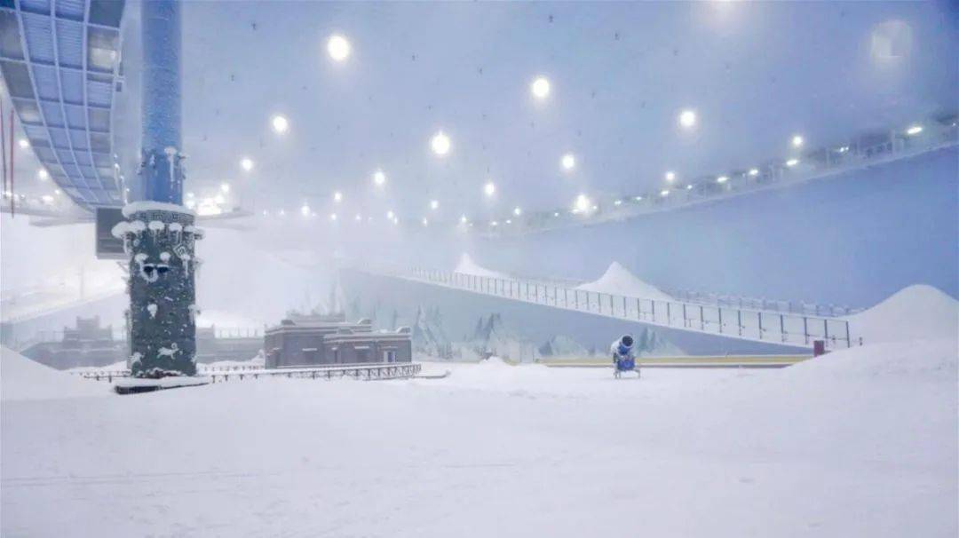 夏季去都江堰冰雪狂欢全球最大室内滑雪场6月30日试营业