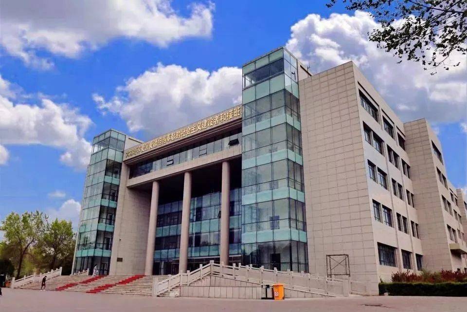 最喜欢石大的图书馆了石小易 博学楼 图书馆 体育馆29分钟前石河子市