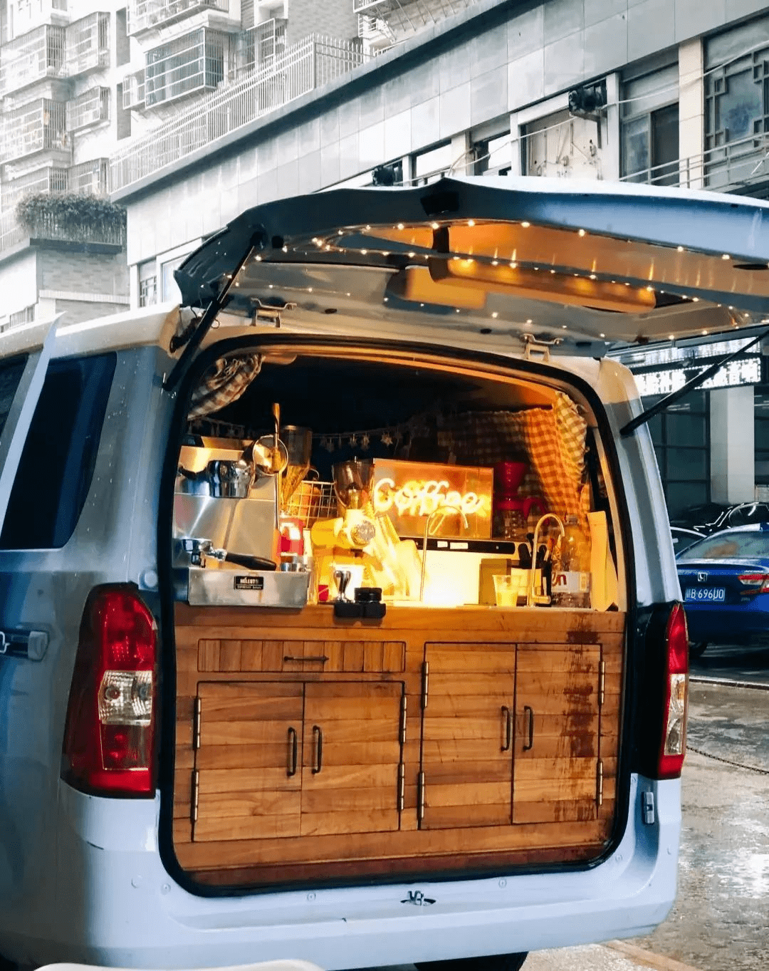 地摊经济的复苏咖啡行业跟进要谨慎