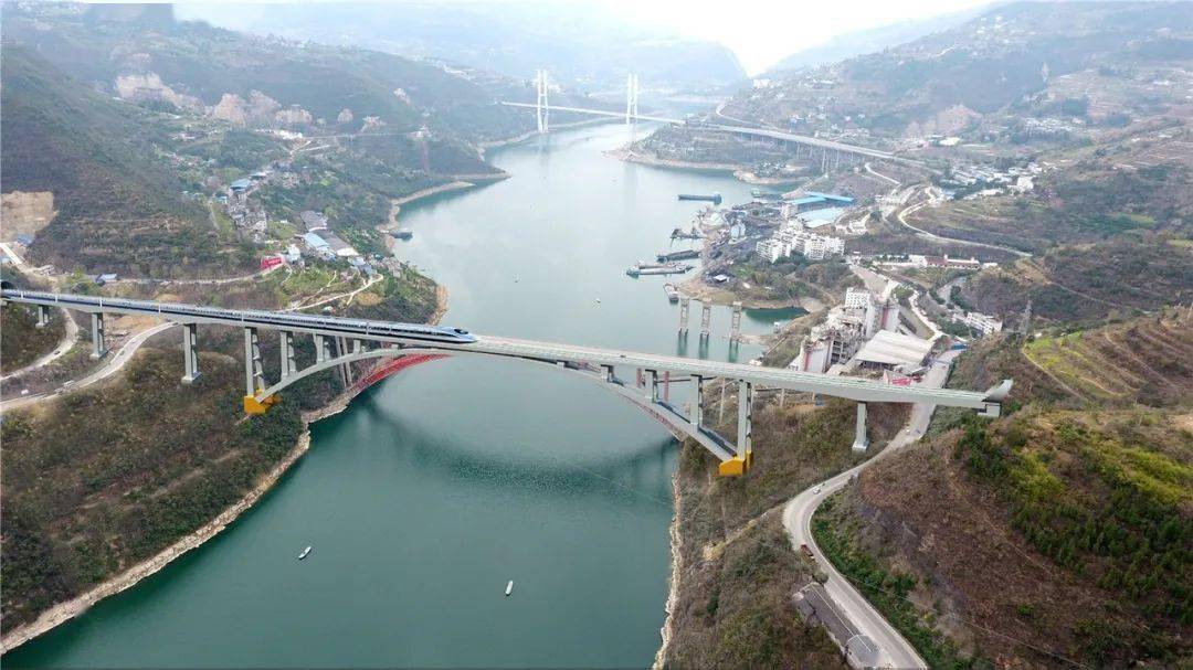 "铁,公,水,空"多式联运 铺就奉节发展"快车道"