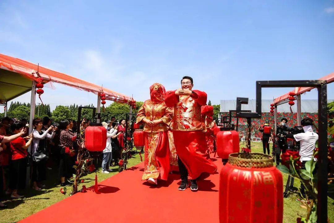 十里红妆俏佳人一场花田喜事昨日在西来农庄上演