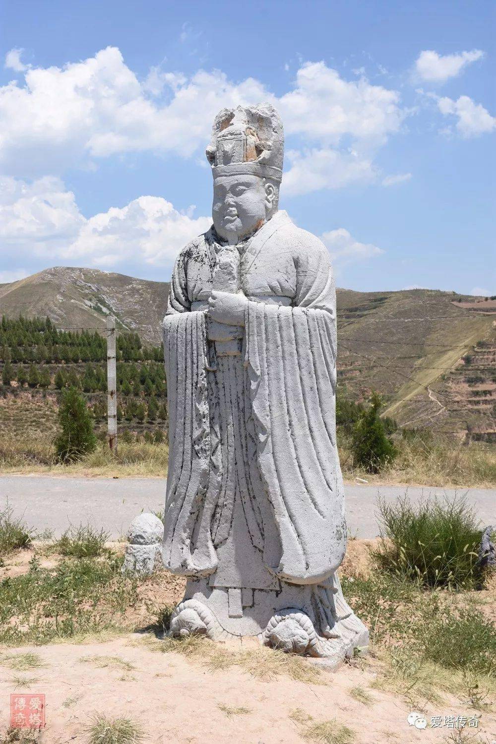 李亨继位后,重用郭子仪,李光弼等开始对叛军反击,战争几经反复,两唐书